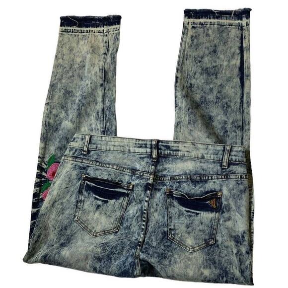 V.I.P Y2K Jeans Teen/Youth Size 16W Embroidered Floral Acid Wash Raw Hem Denim - Picture 7 of 12